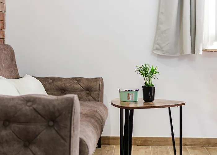 Apple Apartment Split